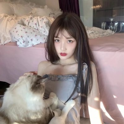 伊塞克湖的猩红色罂粟花